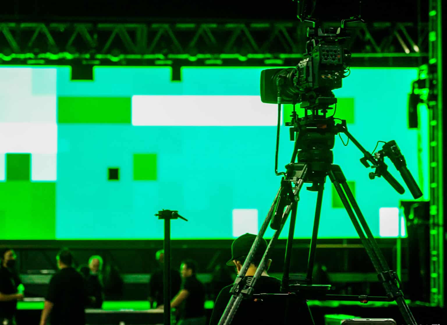 Video Walls for Trade Show Exhibits: 8 Essential Questions for Optimal 